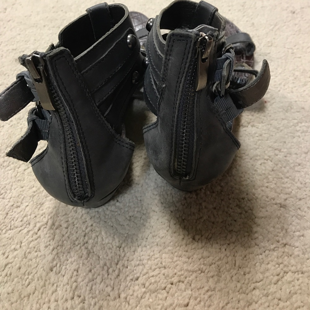 Sandals - Picture 3 of 5